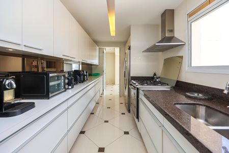 Apartamento à venda com 200m², 3 quartos e 4 vagasCozinha