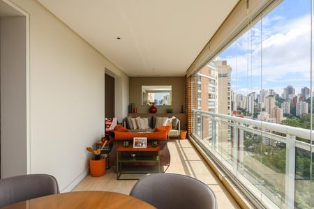 Apartamento à venda com 200m², 3 quartos e 4 vagasVaranda da Sala