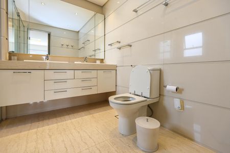 Apartamento à venda com 200m², 3 quartos e 4 vagasBanheiro da Suíte 1