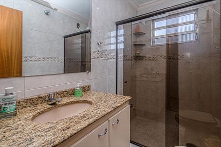 Casa à venda com 221m², 3 quartos e 2 vagasbanheiro social_1