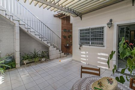 Casa à venda com 221m², 3 quartos e 2 vagasquintal_3