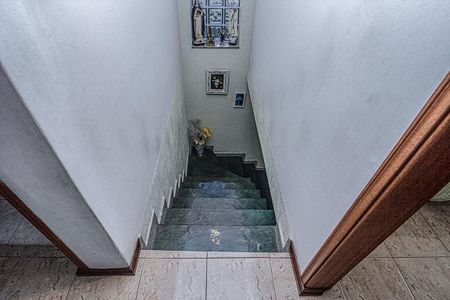 Casa à venda com 221m², 3 quartos e 2 vagasacesso para os pisos_2