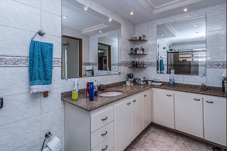 Casa à venda com 221m², 3 quartos e 2 vagasbanheiro na suíte_3