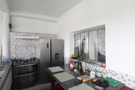 Casa à venda com 450m², 4 quartos e 7 vagasCozinha 2