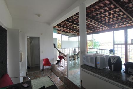 Casa à venda com 450m², 4 quartos e 7 vagasCozinha 2