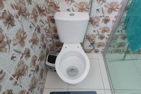 Casa à venda com 450m², 4 quartos e 7 vagasBanheiro da Suite 3