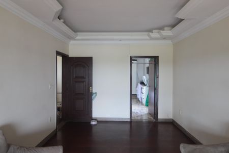 Casa à venda com 450m², 4 quartos e 7 vagasSala 2