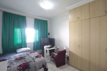 Casa à venda com 450m², 4 quartos e 7 vagasSuite 2