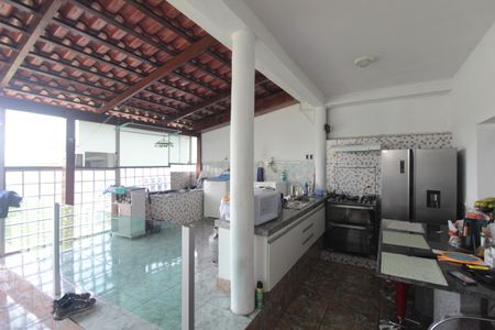 Casa à venda com 450m², 4 quartos e 7 vagasCozinha 2