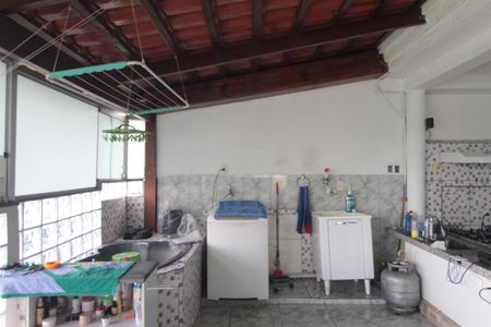 Casa à venda com 450m², 4 quartos e 7 vagasCozinha 2