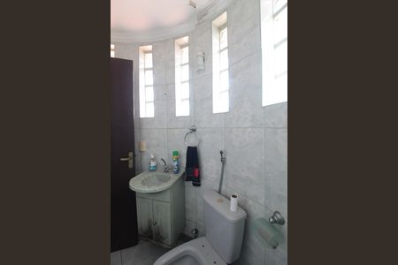 Casa à venda com 450m², 4 quartos e 7 vagasBanheiro Social