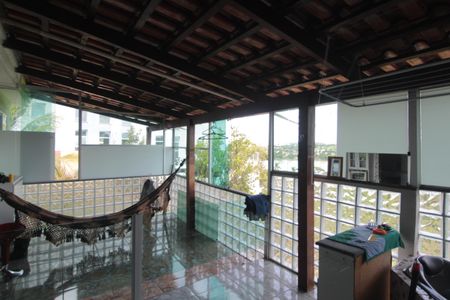 Casa à venda com 450m², 4 quartos e 7 vagasCozinha 2