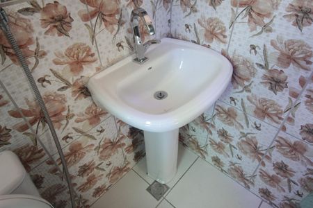 Casa à venda com 450m², 4 quartos e 7 vagasBanheiro da Suite 2