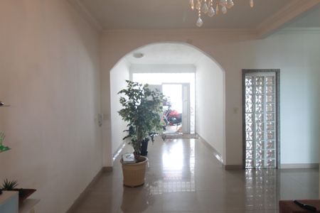 Casa à venda com 450m², 4 quartos e 7 vagasSala 1