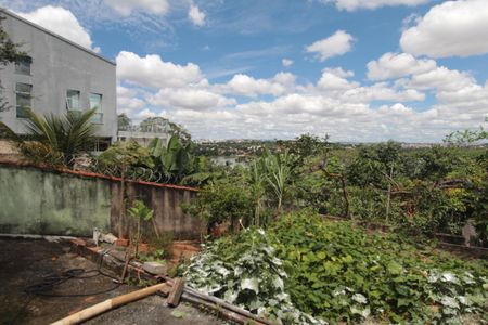 Casa à venda com 450m², 4 quartos e 7 vagasQuintal