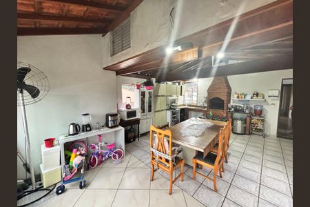 Casa à venda com 59m², 4 quartos e 2 vagasCozinha