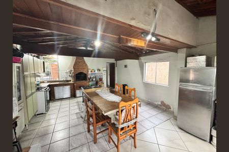 Casa à venda com 59m², 4 quartos e 2 vagasCozinha