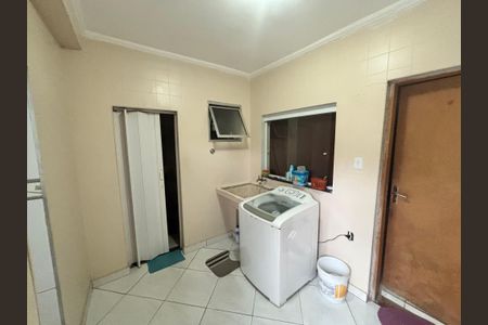 Casa à venda com 59m², 4 quartos e 2 vagasÁrea de Serviço