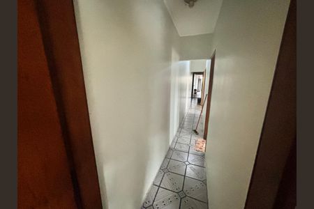 Casa à venda com 59m², 4 quartos e 2 vagasCorredor