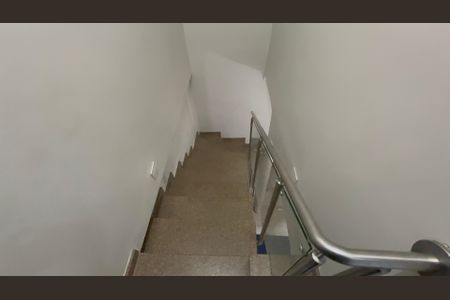 Casa à venda com 59m², 4 quartos e 2 vagasEscada