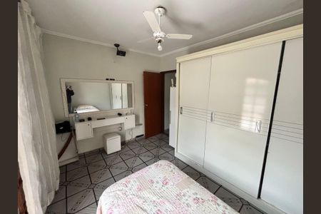 Casa à venda com 59m², 4 quartos e 2 vagasQuarto 1
