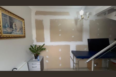 Casa à venda com 59m², 4 quartos e 2 vagasSala