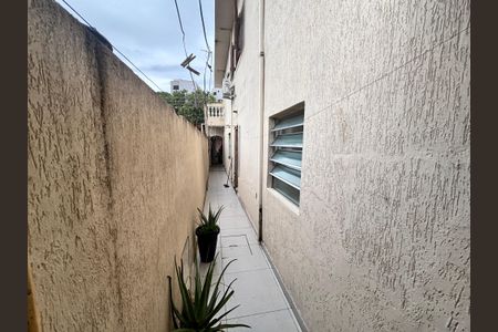 Casa à venda com 59m², 4 quartos e 2 vagasCorredor