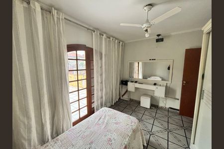 Casa à venda com 59m², 4 quartos e 2 vagasQuarto 1