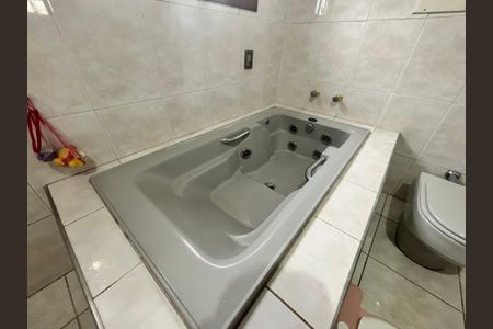 Casa à venda com 59m², 4 quartos e 2 vagasBanheiro 1