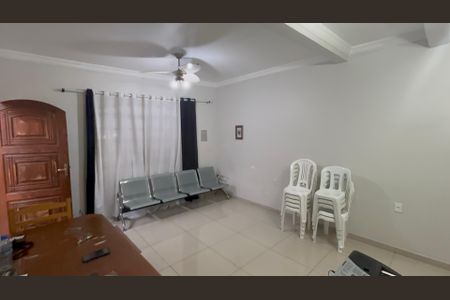 Casa à venda com 59m², 4 quartos e 2 vagasSala