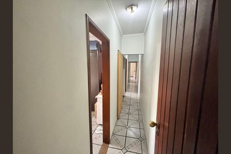 Casa à venda com 59m², 4 quartos e 2 vagasCorredor