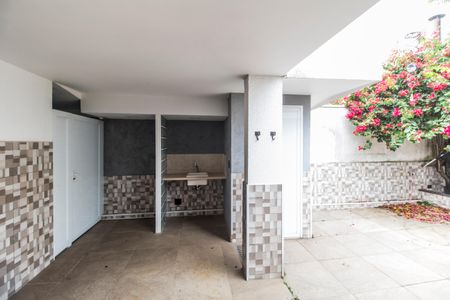 Casa de condomínio à venda com 200m², 3 quartos e 2 vagasVaranda