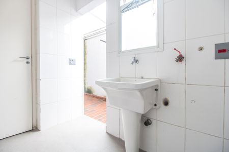 Casa de condomínio à venda com 200m², 3 quartos e 2 vagasÁrea de Serviço