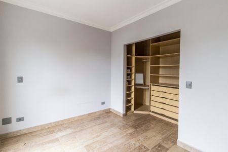 Casa de condomínio à venda com 200m², 3 quartos e 2 vagasSuíte