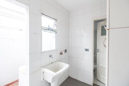 Casa de condomínio à venda com 200m², 3 quartos e 2 vagasÁrea de Serviço