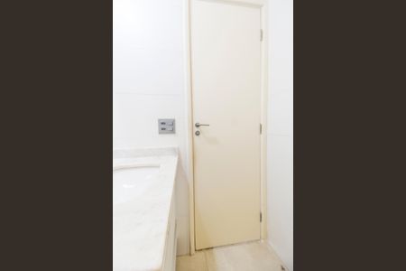 Casa de condomínio à venda com 200m², 3 quartos e 2 vagasBanheiro 2