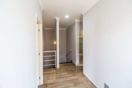 Casa de condomínio à venda com 200m², 3 quartos e 2 vagasEscritório