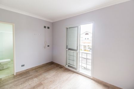 Casa de condomínio à venda com 200m², 3 quartos e 2 vagasSuíte