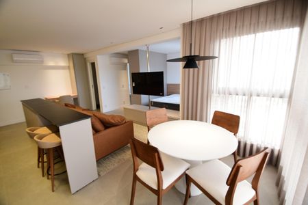 Sala de kitnet/studio para alugar com 1 quarto, 50m² em Nova Campinas, Campinas