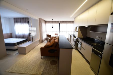 Sala de kitnet/studio para alugar com 1 quarto, 50m² em Nova Campinas, Campinas