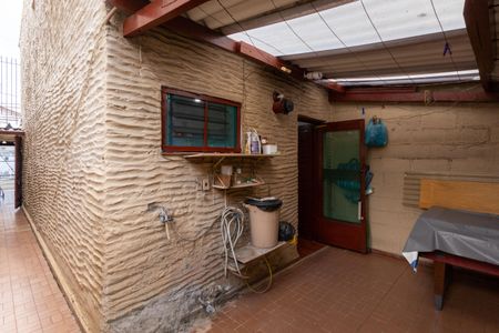 Casa à venda com 156m², 2 quartos e 2 vagasQuintal