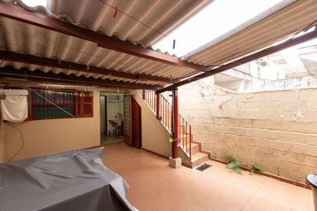 Casa à venda com 156m², 2 quartos e 2 vagasQuintal