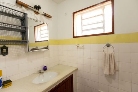 Casa à venda com 156m², 2 quartos e 2 vagasBanheiro Social