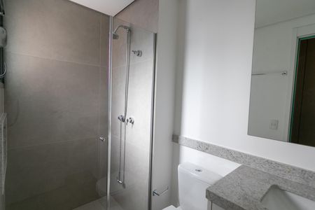 Banheiro de kitnet/studio para alugar com 1 quarto, 50m² em Nova Campinas, Campinas