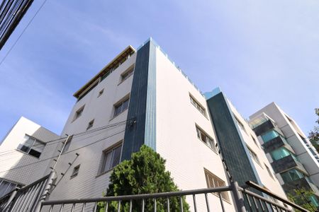 Apartamento à venda com 101m², 3 quartos e 1 vagaFachada