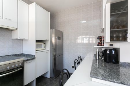 Casa para alugar com 299m², 3 quartos e 3 vagasCozinha 