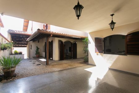 Casa para alugar com 299m², 3 quartos e 3 vagasÁrea Externa 