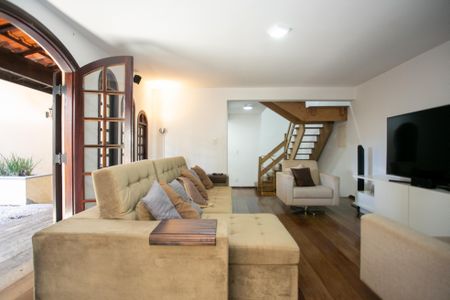 Casa para alugar com 299m², 3 quartos e 3 vagasSala