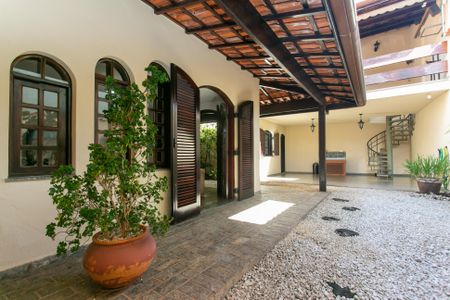 Casa para alugar com 299m², 3 quartos e 3 vagasÁrea Externa 