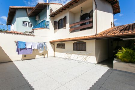 Casa para alugar com 299m², 3 quartos e 3 vagasÁrea Externa 